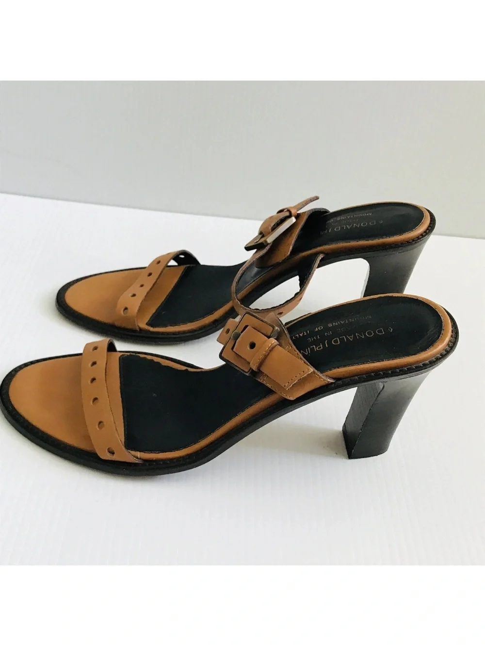 Donald J Pliner Tan Naomy Mule Heels Size 8.5 Buckle Leather Slip On Shoes
